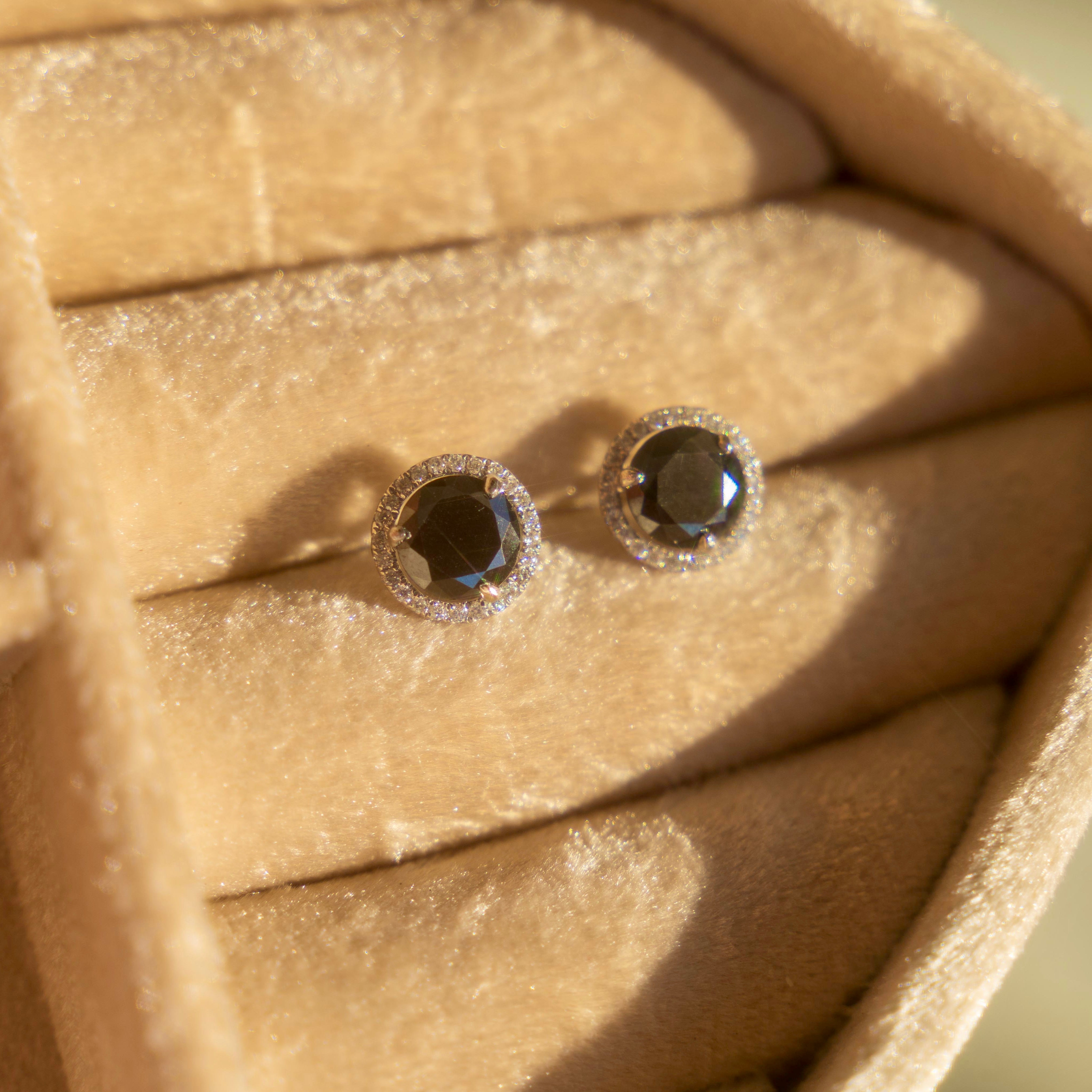 18k Black Diamond Studs