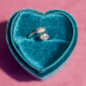14k White Gold Baguette Diamond Leaves Pinky Ring