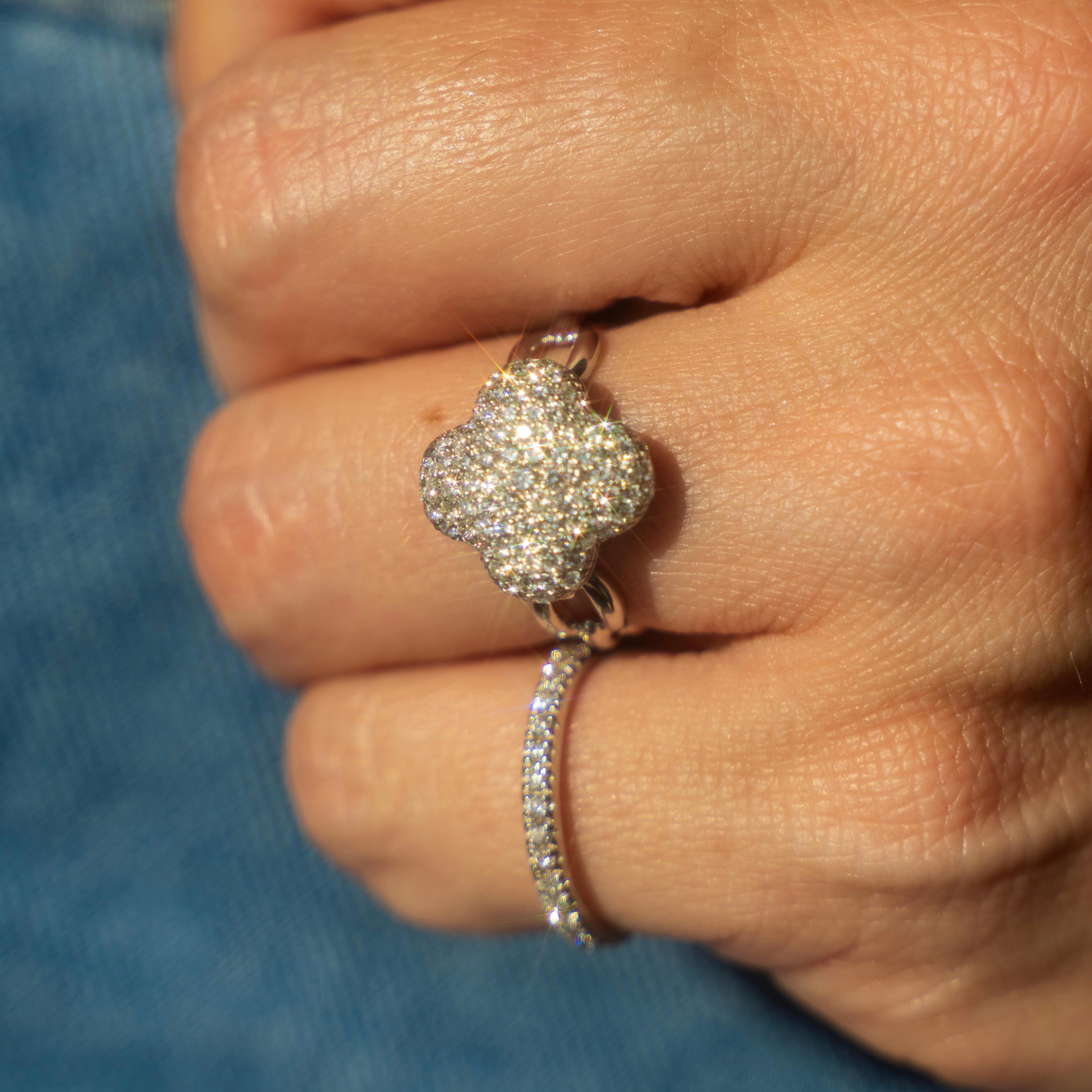 18k Diamond Clover Ring