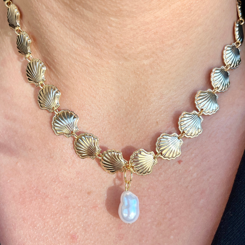 Shell Necklace with Pearl