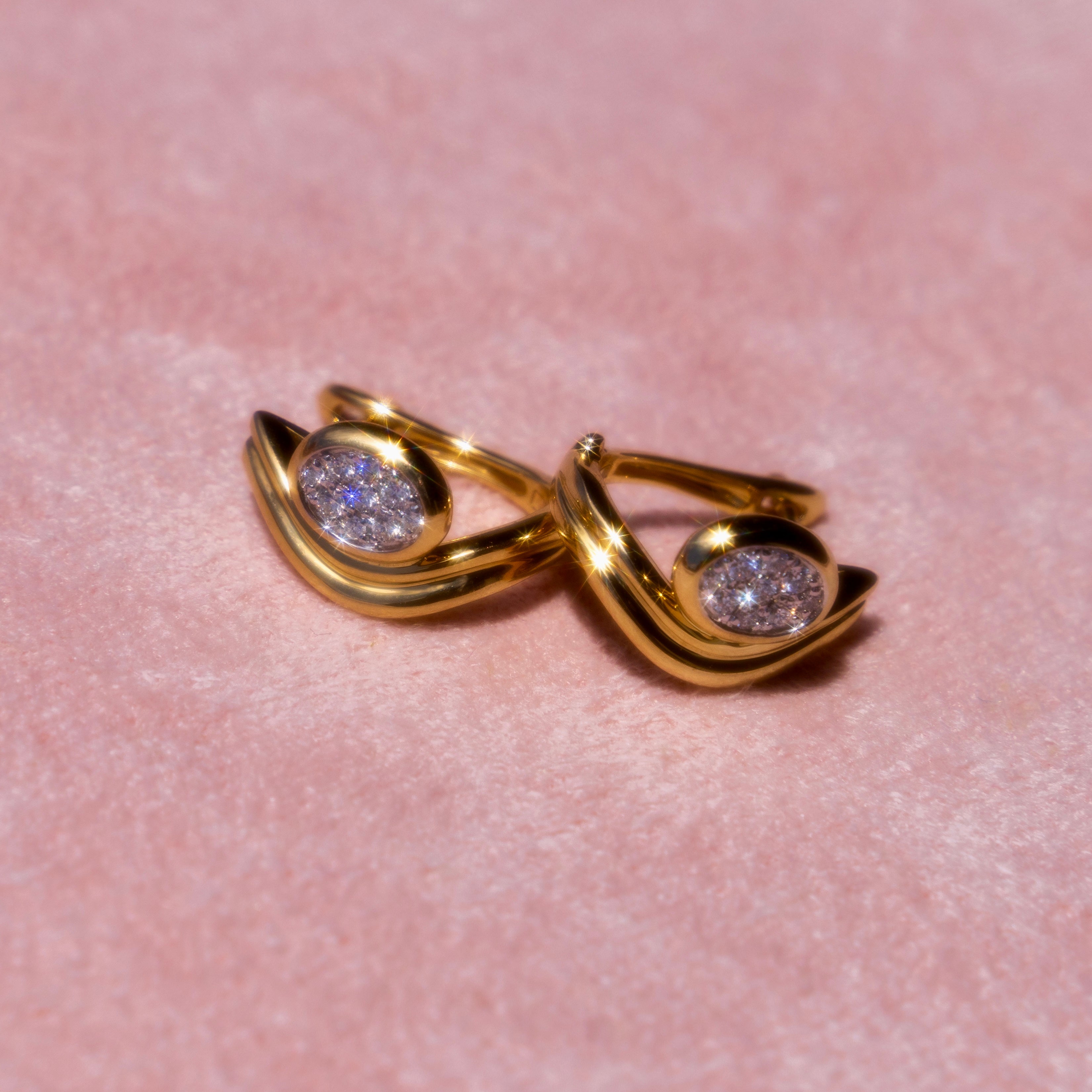 14k Diamond Wave Huggies