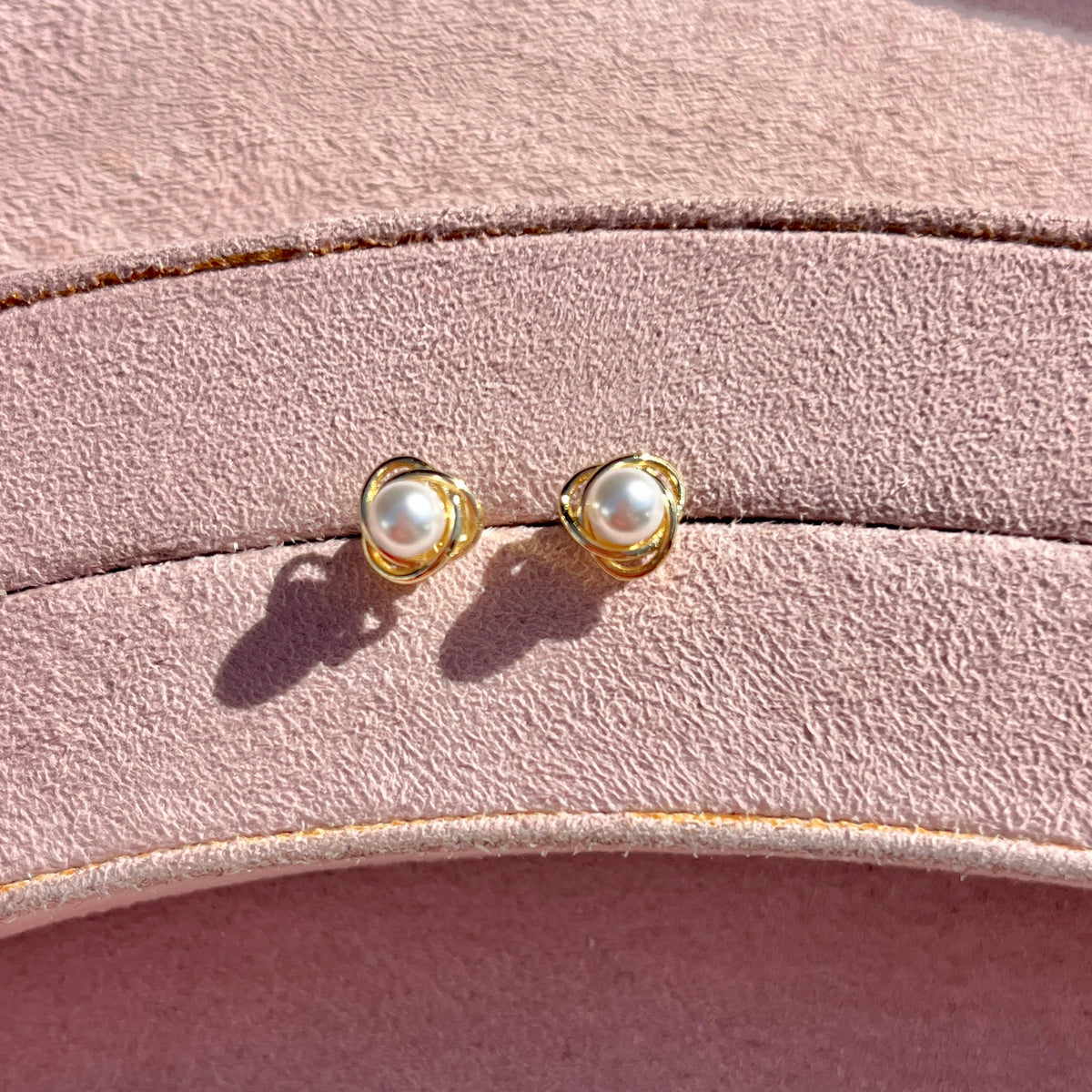 Pearl Swirl Stud