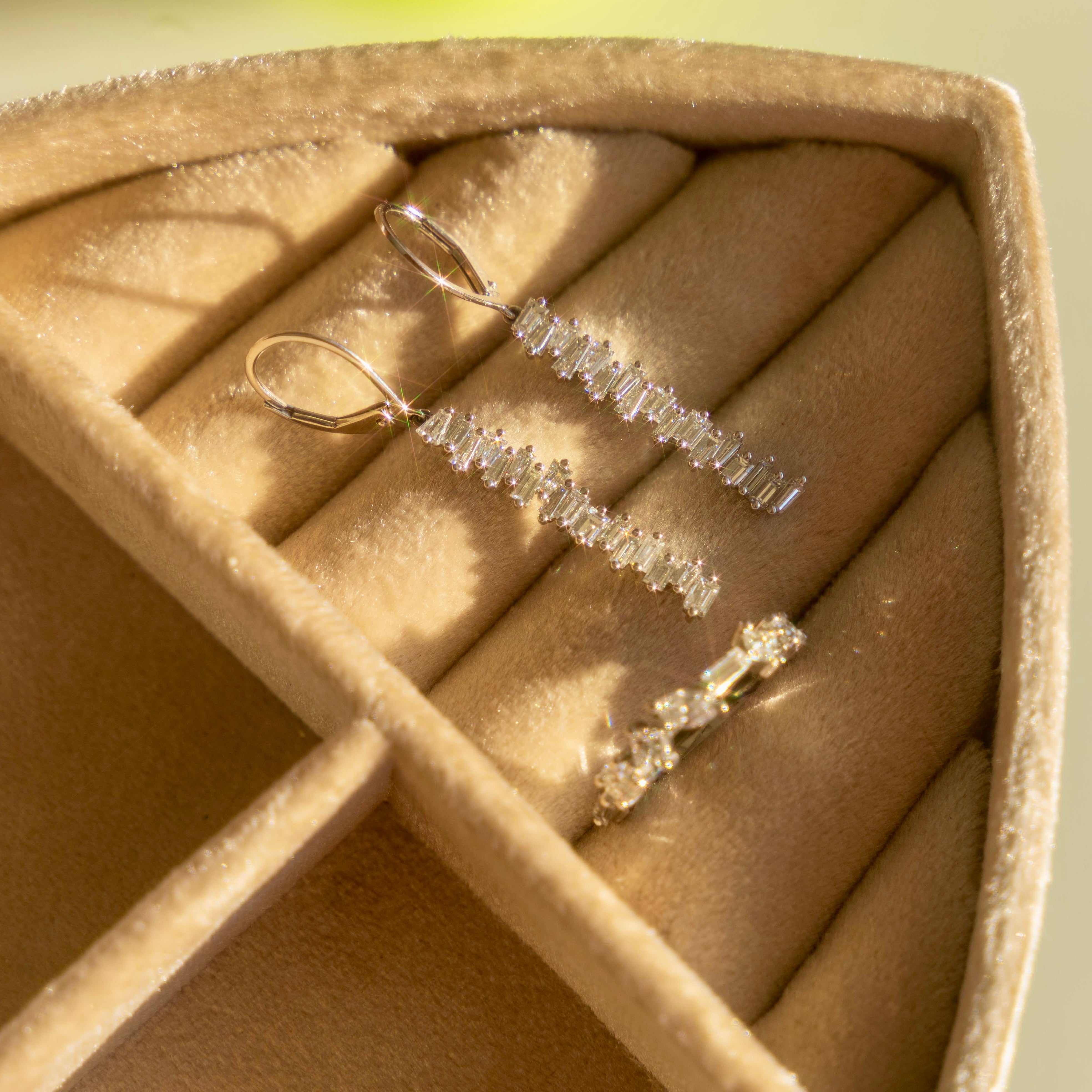 14k White Gold Diamond Mixed Shape Band