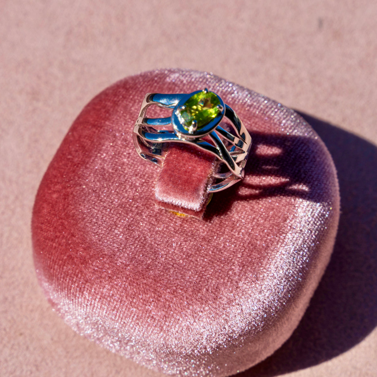 Peridot Wavy Ring